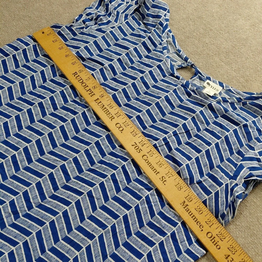 Stylus Blue White Geomtric Short Sleeve Blouse Keyhole Women's XL Coastal Beach - Picture 4 of 10